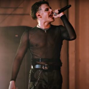 Yungblud: 'I put on eyeliner because of Robert Smith' - Music News