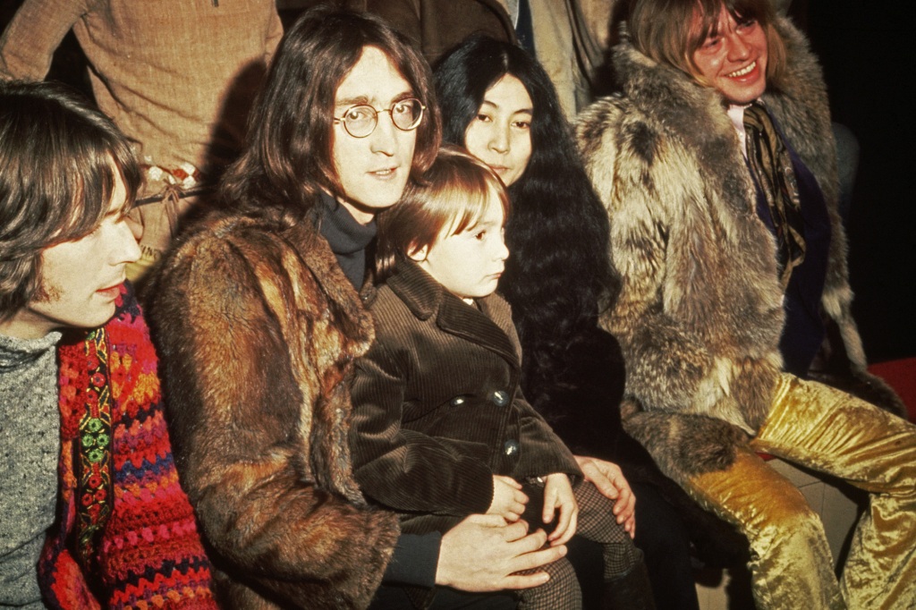 John Lennon, Yoko Ono and Julian Lennon.