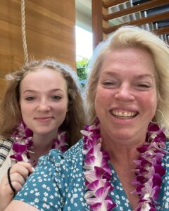 Sister Wives' Janelle Brown posted this update from Hawaii with her daughter Savannah
