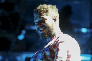 Post Malone promises to continue tour after falling onstage and bruising his ribs