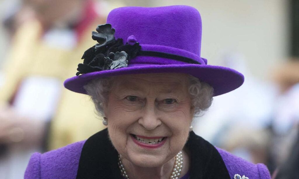 5 songs about Queen Elizabeth II