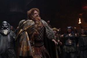 Prince Durîn stands proud while Dwarves cheer him on