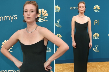 Emmys 2022 fans 'confused' by detail on Hacks star Hannah Einbinder's dress