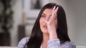 Kylie Jenner breaks down in tears over Khloe
