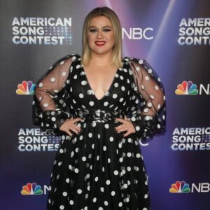 Kelly Clarkson wasn't sure if she would release 'angry' divorce album - Music News