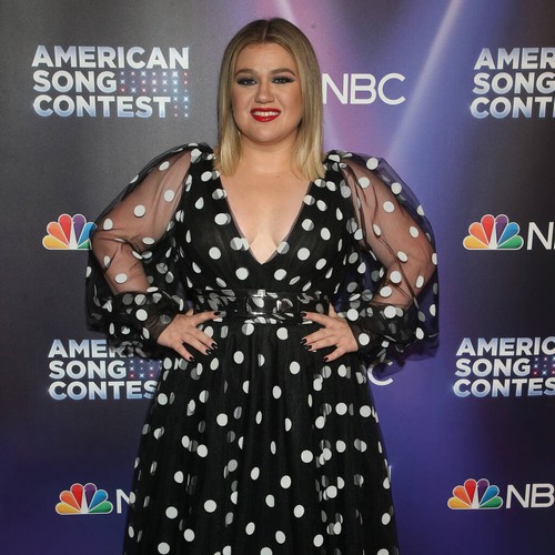 Kelly Clarkson wasn't sure if she would release 'angry' divorce album - Music News