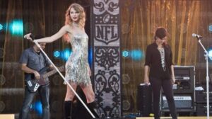 Taylor Swift Fans Freak Out Over News About Super Bowl Halftime Show
