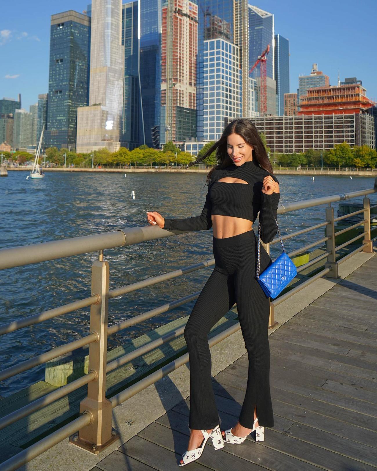 Jen Selter flaunted toned abs in NYC