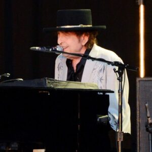 Bob Dylan thanks fans for being ‘music and art lovers’ on new tour - Music News