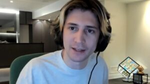xQc tells viewers not to sub to him – and buy Twitch Turbo instead