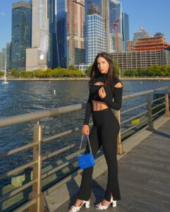 Jen Selter flaunted toned abs in NYC