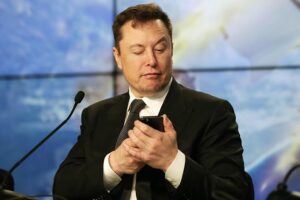 Hiltzik: Can Twitter be saved from Musk?