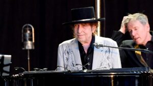 Bob Dylan’s Handwritten ‘Desolation Row’ Lyrics Are Being Sold for $425,000