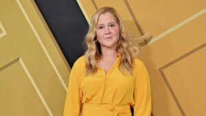 Amy Schumer Jokes About Midterm Elections and Past Pregnancy on ‘SNL’