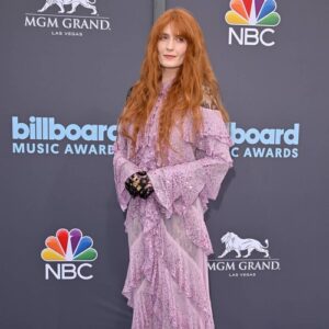 Florence Welch postpones tour after breaking foot during concert - Music News