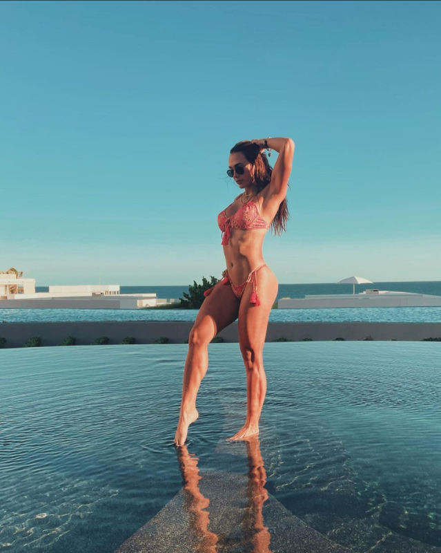 Macky González in Bathing Suit Says "You Are What You Do When Nobody Sees You" — Celebwell