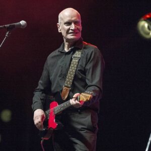 Roger Daltrey and Billy Bragg pay tribute to the late Wilko Johnson - Music News