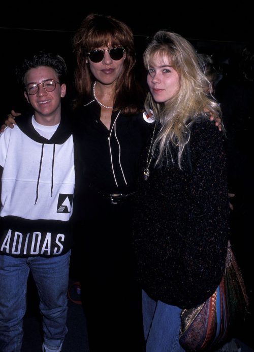 David Faustino, Katey Sagal, and Christina Applegate at Los Angeles International Airport in 1989
