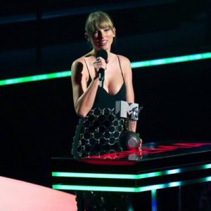 Taylor Swift wins big at 2022 MTV EMAs - Music News