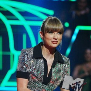 Taylor Swift wins big at the MTV EMAs - Music News