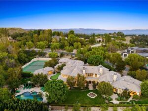 Vin Scully's Estate Finds Buyer For $15M Los Angeles Home