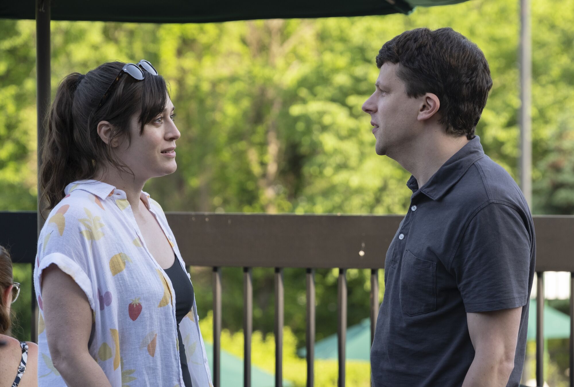 Lizzy Caplan and Jesse Eisenberg speak to each other in "Fleishman Is in Trouble."