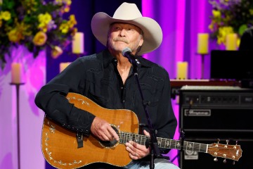 Alan Jackson fans pray for his ‘health to improve’ after ‘unrecognizable’ pic