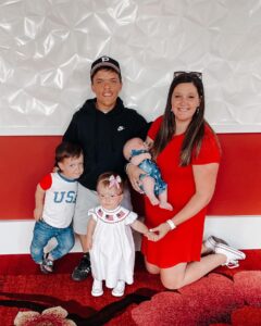Little People’s Tori and Zach Roloff attempted to get a Christmas picture with Santa and the kids