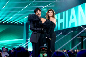 Kris Jenner and her daughter Khloé Kardashian onstage at the 2022 People’s Choice Awards