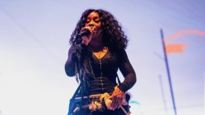 Here Are the First-Week Sales Projections for SZA’s ‘SOS’