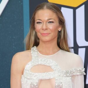 LeAnn Rimes postpones concerts after suffering vocal cord bleed - Music News