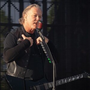 Metallica issue warning to fans over fake crypto scams - Music News