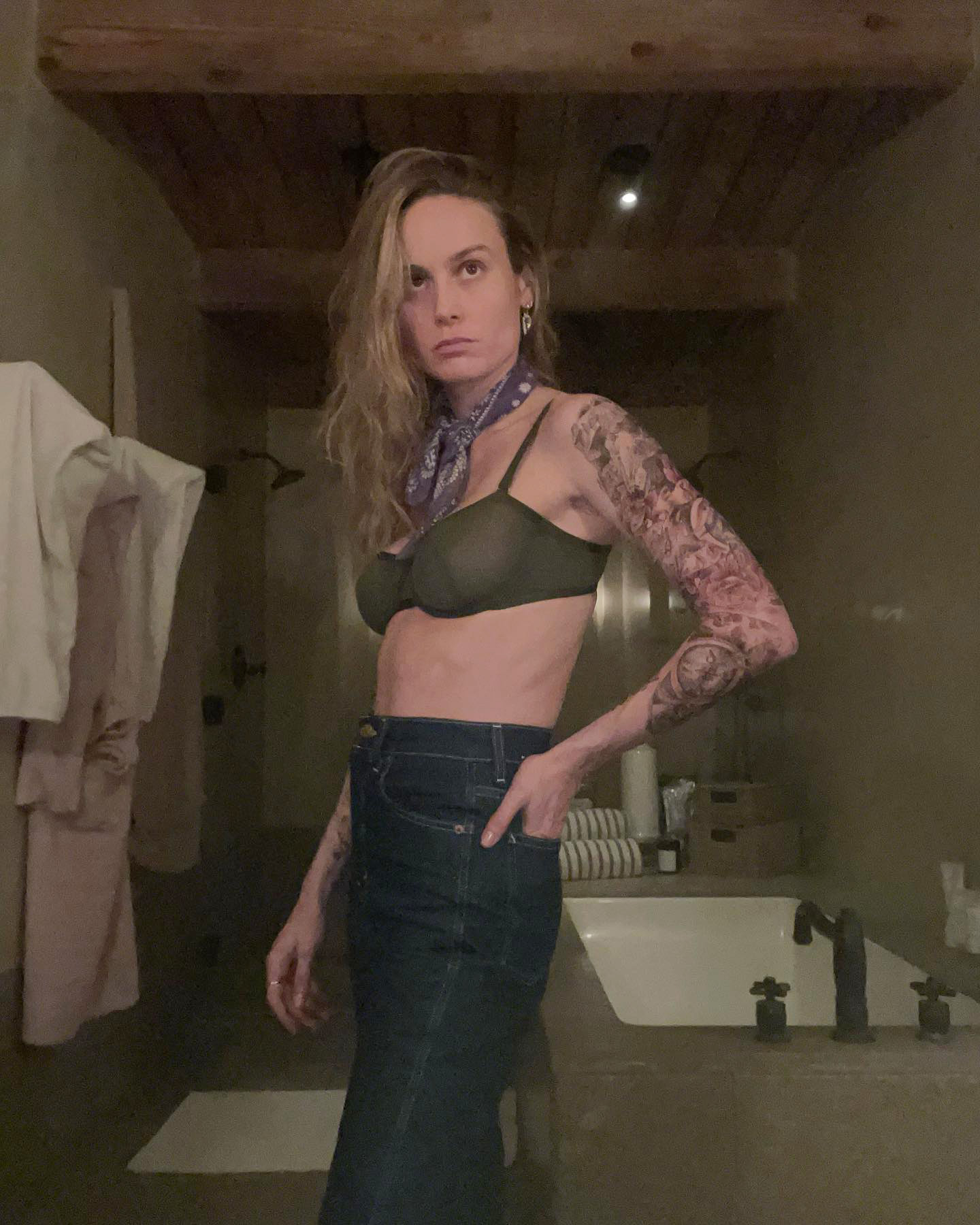 Brie Larson drops jaws as actress poses in just a bra & jeans and shows