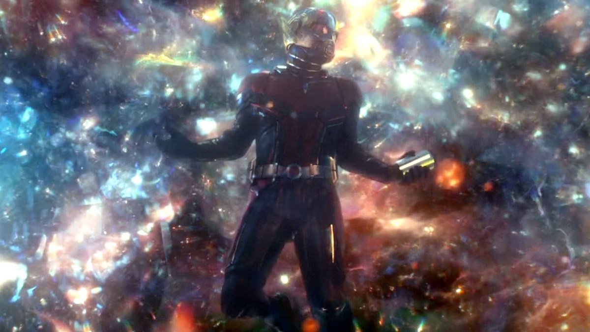 Scott Lang holds a canister in the Quantum Realm in Ant-Man and the Wasp