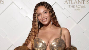 Beyoncé Plays Concert in Dubai: Setlist + Video