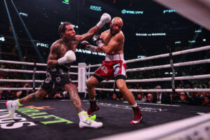 Gervonta Davis knocks out Hector Garcia
