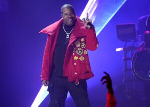 Video: Busta Rhymes throws drink at fan who touched his butt
