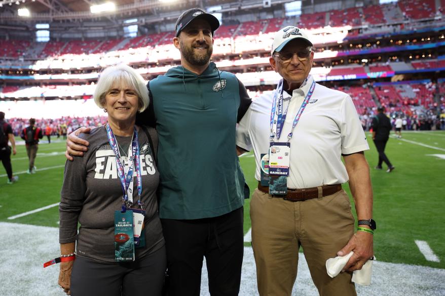 Eagles coach Nick Sirianni with his mom Amy and dad Fran before Super Bowl 2023.
