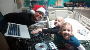 Hospitalized Pediatric Care Patients Learn to DJ In Virtual Reality