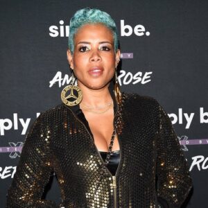 Kelis 'almost fell off cliff' driving in snowstorm - Music News