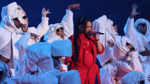 Rihanna Spurs Pregnancy Speculation With Super Bowl Performance