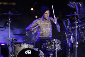 Travis Barker's 'freak accident' injury delays Blink-182 tour