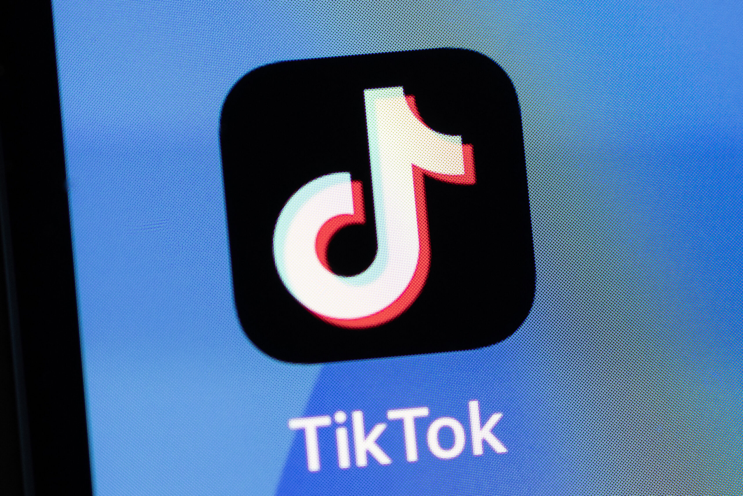 what-does-glazing-mean-on-tiktok-cirrkus-news