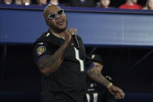 Mom of Flo Rida's son sues over apartment-window fall
