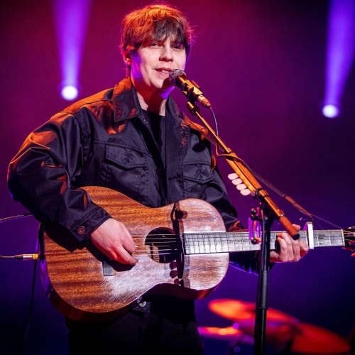 Jake Bugg headlines Royal Albert Hall for Teenage Cancer Trust - Music News