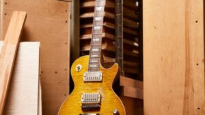 Kirk Hammett Unveils "Greeny" 1959 Les Paul Standard Guitar