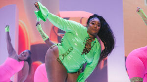 Lizzo Assists a Fan's Proposal During Glasgow Show: Watch