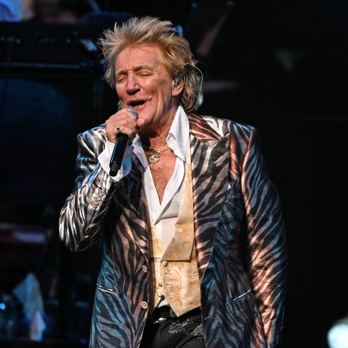 Sir Rod Stewart apologises to fans for last-minute gig cancellation in Australia - Music News