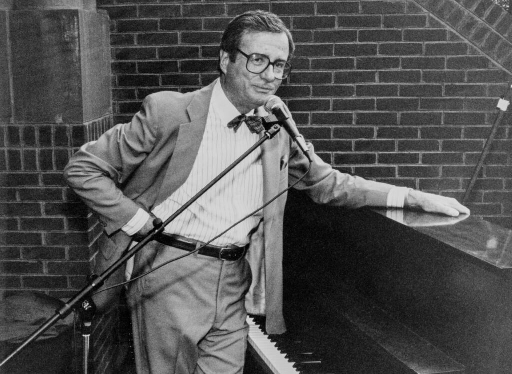Mark Russell, piano-playing political satirist, dead at 90
