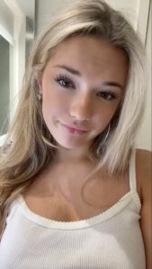 Breckie Hill delighted her fans in her new video on TikTok